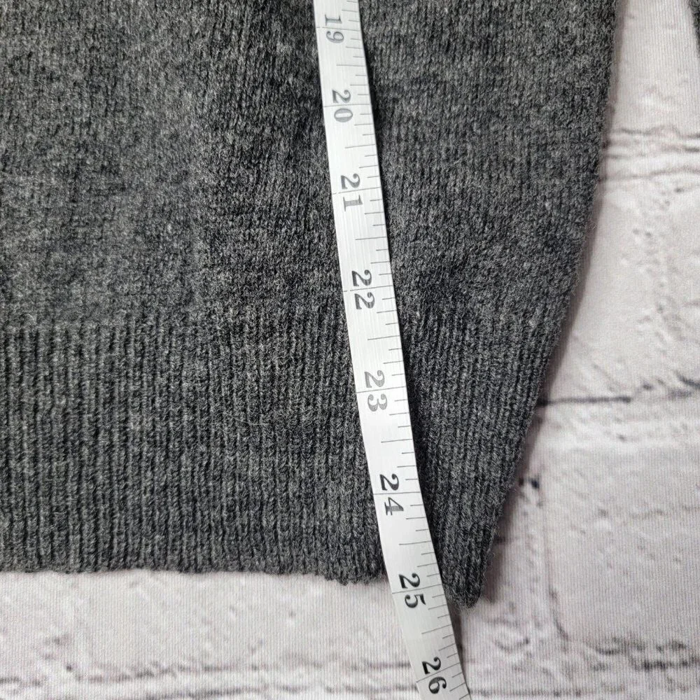 Vintage‎ Trent 74 Robert Bruce 100% 2-Ply Wool Gray Vneck Sweater Size M